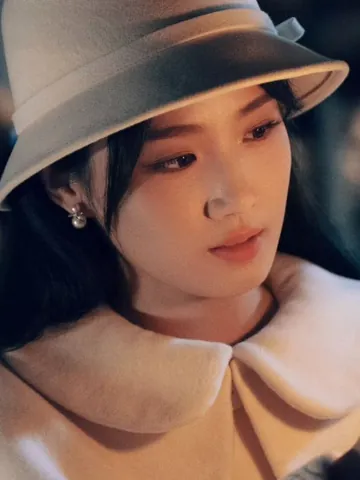 Lu Yuxiao as Hu Xiu