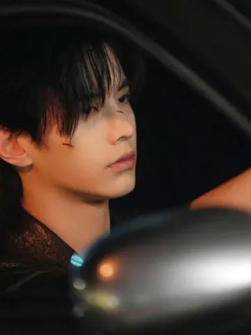 He Yu as Jin Zhao
