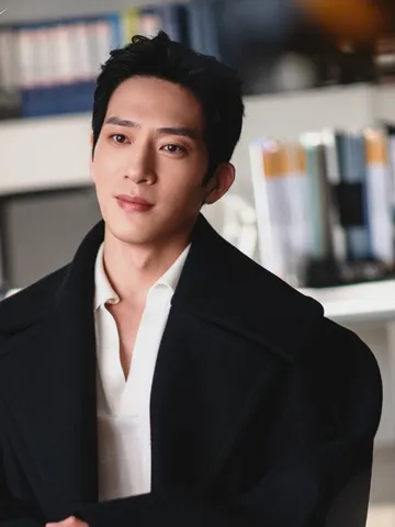 Jing Boran as Luan Nian (Luke)